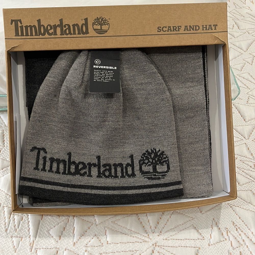 Men’s timberland scarf and hat